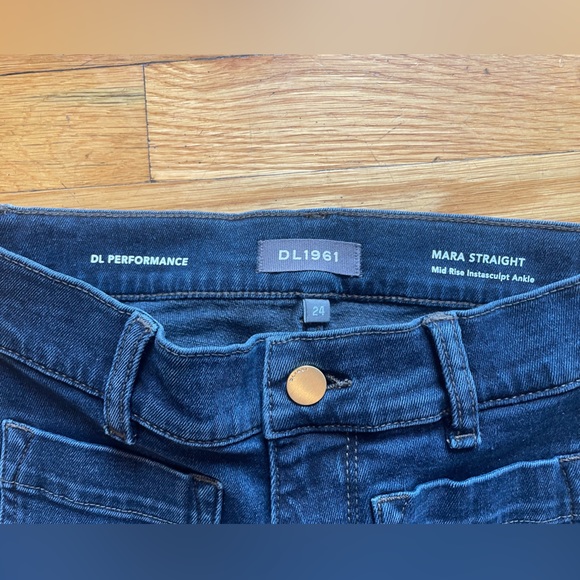 NWOT DL1961 Mara Straight Mid-Rise Instasculpt Ankle - Size 24 - Picture 3 of 6